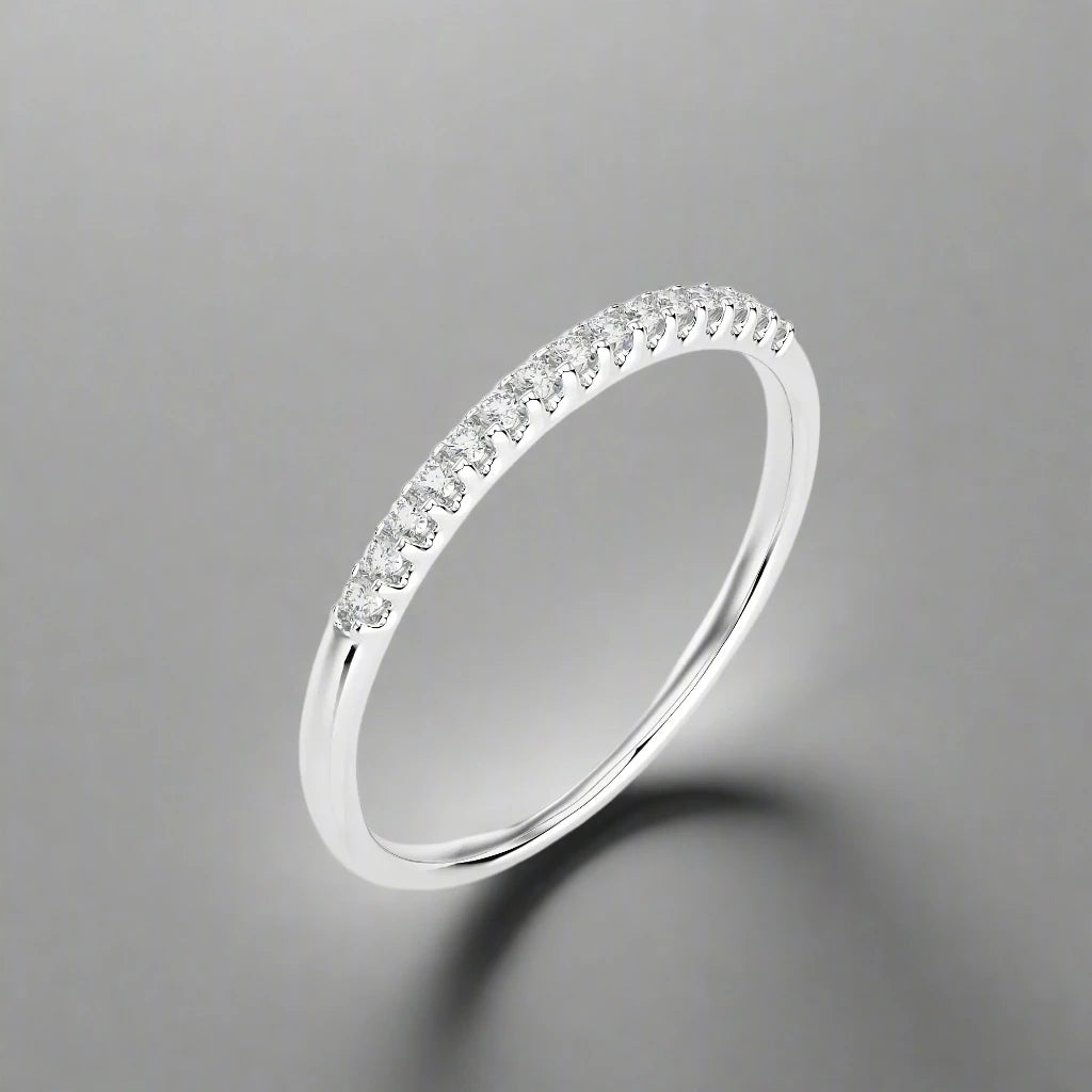 1/10 Ctw Diamond Pave Half Eternity Ring in SI-GH
