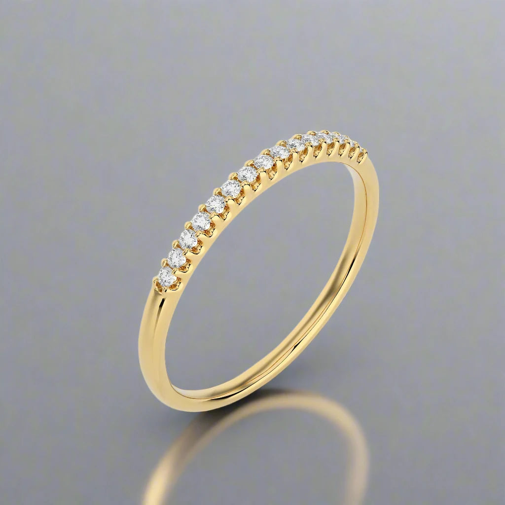 1/10 Ctw Diamond Pave Half Eternity Ring in SI-GH